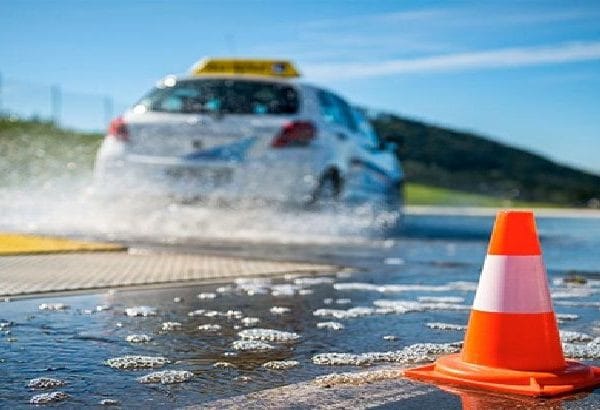 Sacarse el carnet de conducir de coche en Zaragoza